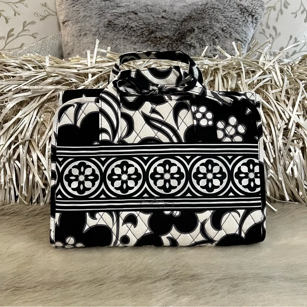 VERA BRADLEY Night & Day 2010 Iconic Grand Hanging Organizer Toiletries Cosmetic